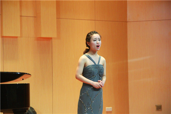 世界杯官网成功举办2012级毕业生专场音乐会