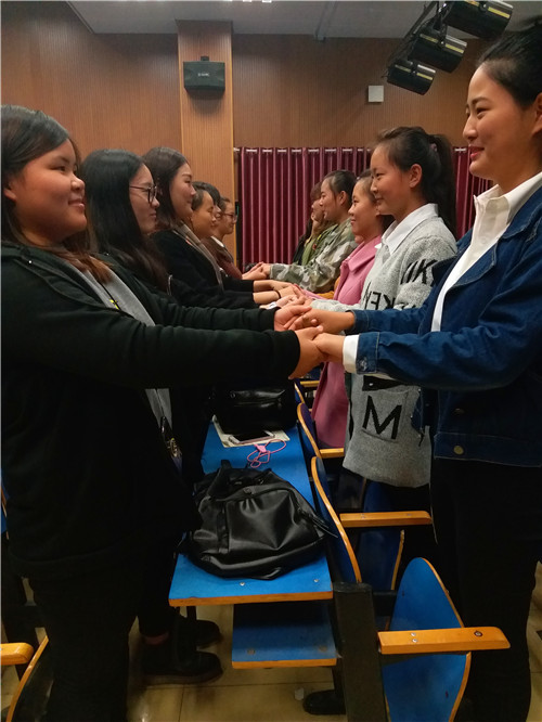 世界杯官网开展大学生心理健康主题班会活动