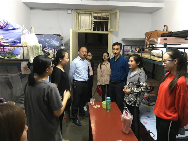 世界杯官网圆满完成2017级迎新工作